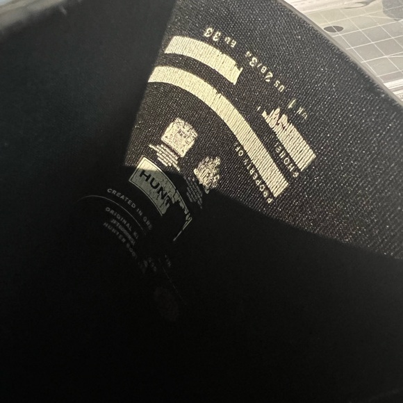 Hunter brand children’s rain boots shiny black US 2 - Picture 4 of 8